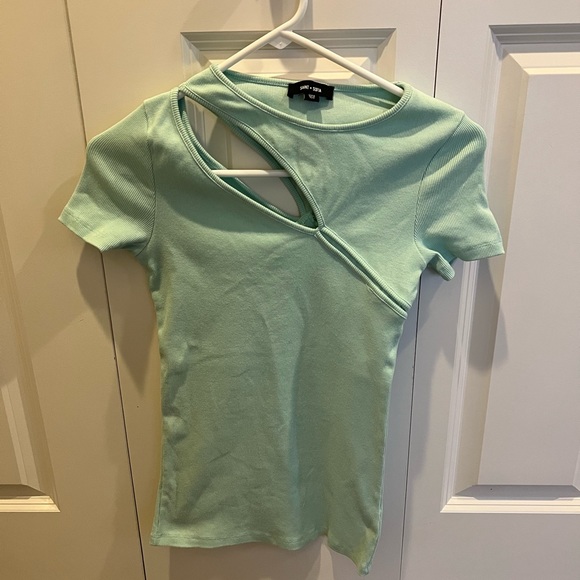 Cutout tee - Picture 7 of 11